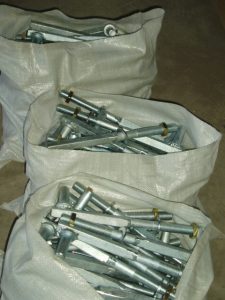 Square Shank Gudeon SQTP20275 Packed in PVC Bags